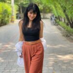 Simple Kaul Instagram - Love how the sun feels in autumn season in Delhi ☀️ 📷 @rahulloomba ♥️