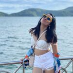 Simple Kaul Instagram - I love white & I love whites on the beach ! #beachvibes