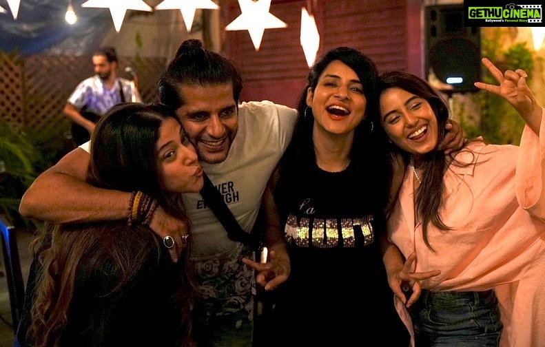 Simple Kaul Instagram - Some Friday nights are more fun at our house when friends visit us at @1bhkmumbai ♥️♥️♥️ About last Friday @karanvirbohra @additemalik @srishtyrode24 @nidhikurda 1BHK