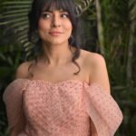 Simple Kaul Instagram - 💕 🎥 @rishabdahiya Hairdo @ravirathi.hairstylist Makeup @jeetkaurmakeovers Camera assist @sagardp.official