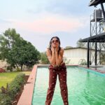 Simran Budharup Instagram - A Beautiful Family And Friends Trip With @redstonevillas ❤️⭐️ Enjoyed Every bit Of It 🌈👯‍♀️ #beautifulvineyards #vineyards #cute #stay #beautiful #property #vaccation #staycation #location #maharashtra #travel #follow