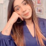 Simran Budharup Instagram - Mind Your Own Nose In Your Own Buissness Unless You Wanna Gove Me Money🤣🤣 #fun #funny #comedy #cute #masti #hair #makeup #cutest #love #set #bts #onset #behindthescenes #starplus #pandyastore #costume #darkblue #indiantelevision #follow