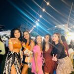 Simran Budharup Instagram - The Not So Little On The Pocket Flea Market💰🤣🤪🌈 #fun #beautiful #love #life #crazy #masti #lilflea #sunday #hair #makeup #follow #pandyastore #outfit #trending #style #fashion