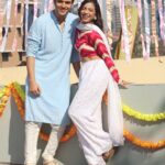 Simran Budharup Instagram - Makar Sankranti Fun 🪁😎 . . . #pandyastore #actor #mohitparmar #simranbudharup #krish #rishita #festival #kite #gujrat #festivevibes #ethnic #makarsankranti #lohri #starplus #style #cool #bollywood #pollywood #laughter #joy #trending #shukrana