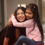Simran Budharup Instagram - Cuteness Overloaded? ❤️ Comment Below #fun #set #bts #cute #masti #hair #makeup #onset #natasha #chhutki #rishita #pandyastore #starplus #actors @veer_photography606__ 📸