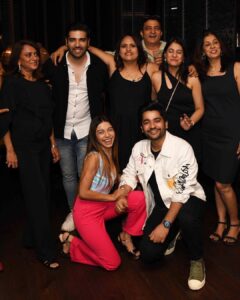 Simran Budharup Instagram - Pandya Store Completing 600 episodes❤️🔥 Ayeeee Partyyyyyy 👯‍♀️👯‍♀️ 

#trending #funny #comedy #cute #hair #makeup #masti #600 #episodes #television #love #hair #makeup #me #lovemyself #rishita #pandyastore #follow