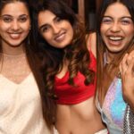 Simran Budharup Instagram - Pandya Store Completing 600 episodes❤️🔥 Ayeeee Partyyyyyy 👯‍♀️👯‍♀️ #trending #funny #comedy #cute #hair #makeup #masti #600 #episodes #television #love #hair #makeup #me #lovemyself #rishita #pandyastore #follow