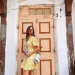 Simran Budharup Instagram - Custom Made.. I Don’t Fit In🔥 #beautiful #crazy #hair #makeup #yellow #summer #summerwear #dress #masti #candid #cute #pandyastore #follow #starplus #ethnic
