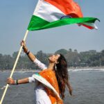 Simran Budharup Instagram - Lehra Do, Sarkashi Ka Parcham Lehra Do 🇮🇳 PC @palak.purswani #happyrepublicday #beautiful #patriotic #loveindia #india #indian #proudindian #proud #lovemycountry #photoshoot #hair #makeup #follow