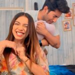 Simran Budharup Instagram - पता चला के ग़लत लेके मैं पता निकला 😂 . . . . . #trendingreels #reels #funnyreels #funnyvideos #couplegoals #reelcouple #pandyastore Mumbai - मुंबई