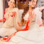 Smita Bansal Instagram - Hum apni Favourite hain IYKYK. 😆❤️ #bhagyalakshmi #neelamoberoi #malishka