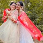 Smita Bansal Instagram - One with my sajaniya❤️ #friends #coactors #bhagyalakshmi #lakshmi #neelam #trending #reelsinstagram