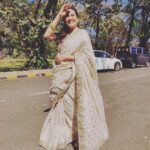 Smita Bansal Instagram - Catching some rays.🌞 #sunkissed #sun #summerdays 📸- @aakanshashukla0803
