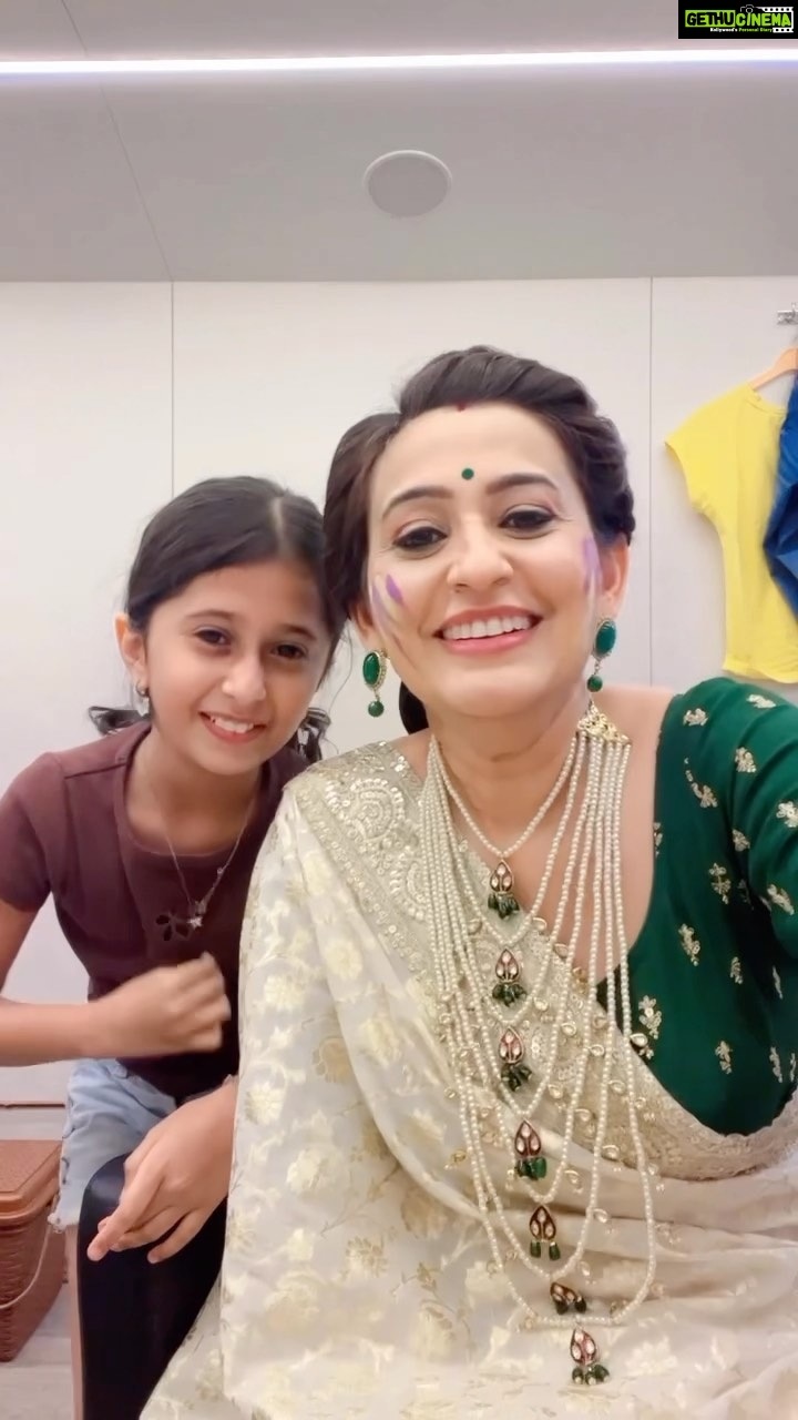 Smita Bansal Instagram - This shows we donβt think alike much ππ #telepathy #anaagha #mummasbabygirl #smitabansal #colours #gamestagram #funeeels