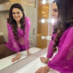 Smita Bansal Instagram - Mirror mirror on the wall… #zra #neelamoberoi #blurrypics #lovepurple #smitabansal #bhagyalakshmi #saree @zeetv