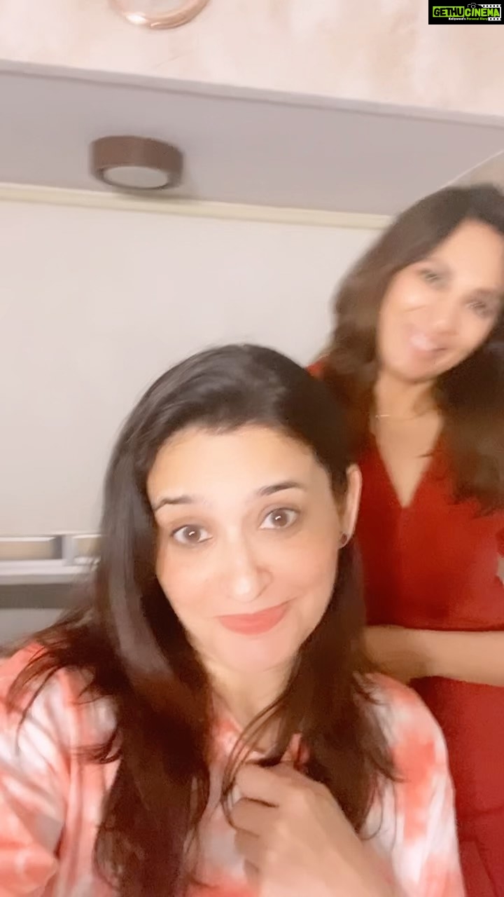Smita Bansal Instagram - Money spent well 😊😊Thanks for keeping me glowing @dr.monicajacob1 #bodyzwellness #glow #skincare #beautytreatment