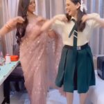 Smita Bansal Instagram - Always the teachers favourite student, right @aishwarya_khare ma’am? #happyteachersday #bhagyalakshmi #reelsinstagram #lakshmi #neelam #reels #piyapiyaopiya #smitabansal