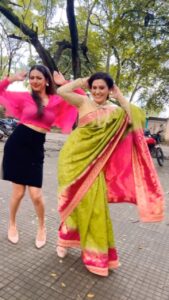 Smita Bansal Instagram - Guess who’s been singing this song all day. 😛@bansalsmita_ 
.
.
.
.
.
#trendingreels #punjabisongs #fyp #explorepage #bhagyalakshmi #bts #dancereels #khuljakhuljasimsimhogai