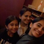 Smita Bansal Instagram - Why should kids have all the fun🎳 #dayout #familytime #bowling #arcade #mummasbabygirls #fun #games @ankushmohla @stashamohla #anaagha
