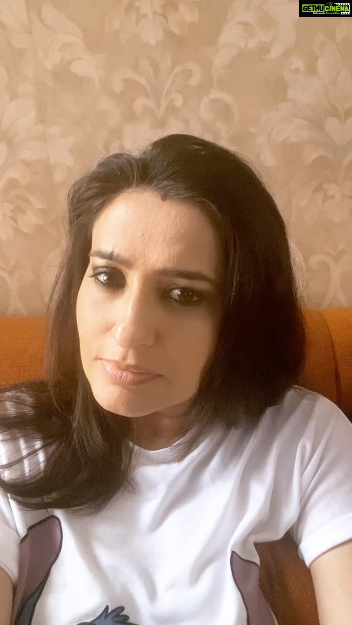 Smita Bansal Instagram - 🤫❤️ @ankushmohla #husbandandwife