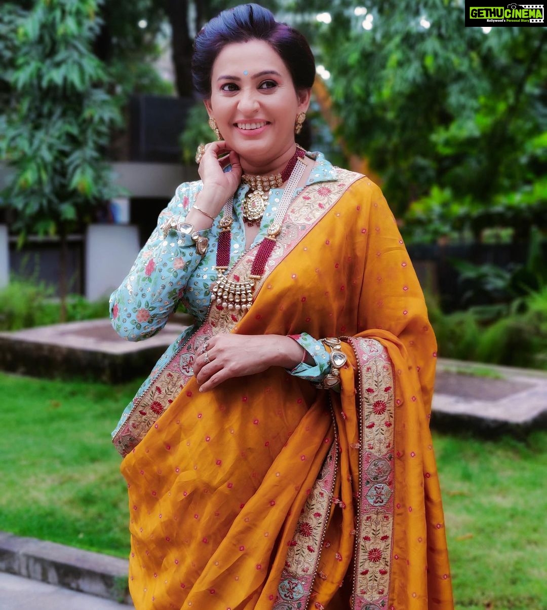 Smita Bansal Instagram - Gratitude. #neelamoberoi #bhagyalakshmi #smitabansal