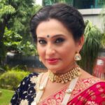 Smita Bansal Instagram - Only because @makeupfarhan thinks he has done fantastic makeup today😊 #instapic #neelamoberoi #smitabansal #makeup #actorslife