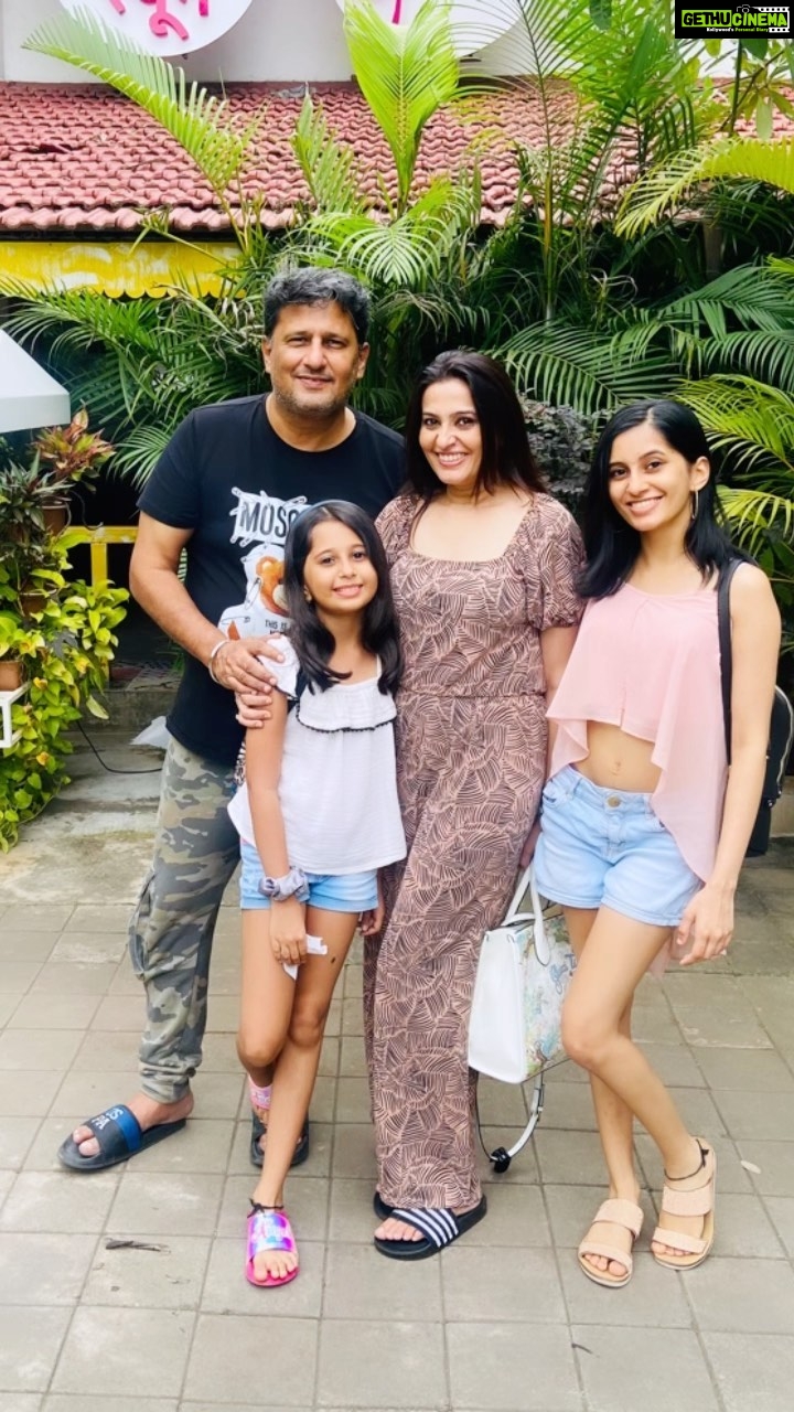 Smita Bansal Instagram - Happier together❤️ @ankushmohla @stashamohla #anaagha #july #family #julyphotodump #love #gratitude