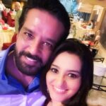 Smita Bansal Instagram - When you meet friends, conversations flow, time stops and memories are made. @anupsoni3 #friends #coactors #memories #baalikavadhu #humdohumaarewoh #instamoment #selfie