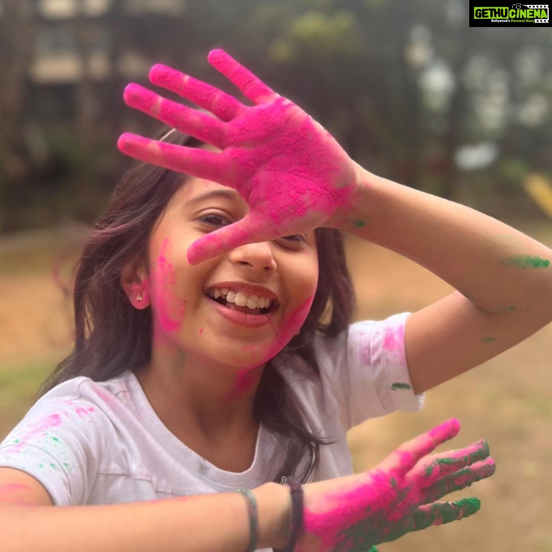 Smita Bansal Instagram - Holi 2023❤️ @ankushmohla #anaagha #missyoustasha #myholi2023 #festivalsofindia #festivalilove