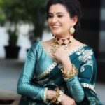 Smita Bansal Instagram – The brightest jewel is you.

📸- @pappu.gupta.549 

#green #bhagyalakshmi #neelamoberoi #smitabansal #instapic