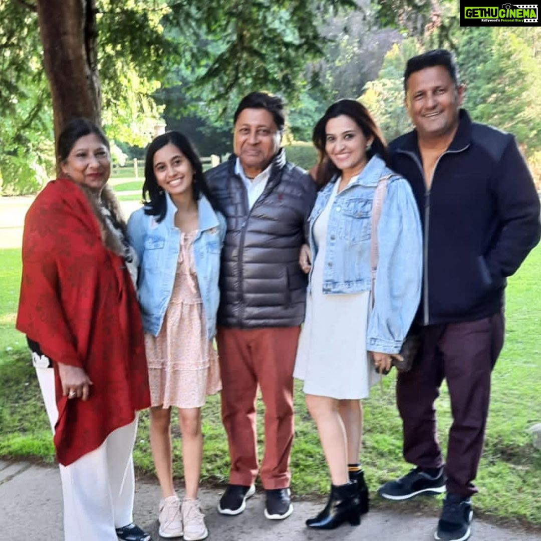 Smita Bansal Instagram - Favourite place, favourite people❤️ #family #vacation #love #UK #summer #instagood #instalike