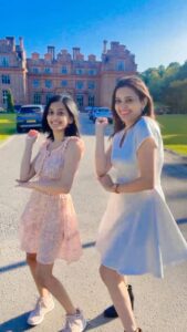 Smita Bansal Instagram - Us punjabis everywhere in the world. #punjabis #nachpunjaban #jugjugjiyo #instareels #trending #smitabansal #smitasha #mummasbabygirl #littleauthor