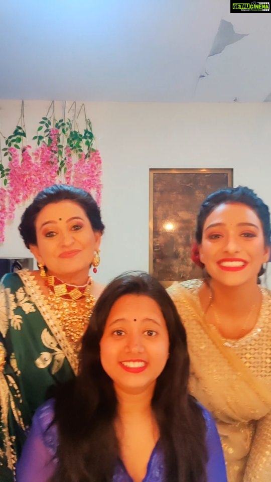 Smita Bansal Instagram - Khwaabon khayalon khwahishon ko chehra mila. ♥️ . My people are my people None of your people 🙃 . @bansalsmita_ @aakanshashukla0803