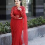 Smita Bansal Instagram - Cause’ the colour of love is red. Pic- @pappu.gupta.549 Stylist- @tripzarora Makeup- @rohitmakeover Hair- @maimunasayyed786 #valentines #love #red #instapic #sareelove