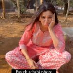 Smita Bansal Instagram - When you are interested in clicking good pictures everywhere you go, while your friends are interested in exploring the place. War between people travelling for Instagram and people travelling for experience. Story of my life. Video credit- @ankushmohla @monasmody @digvijaymody @devnavalia and the spot boy of the video @devanshvalia