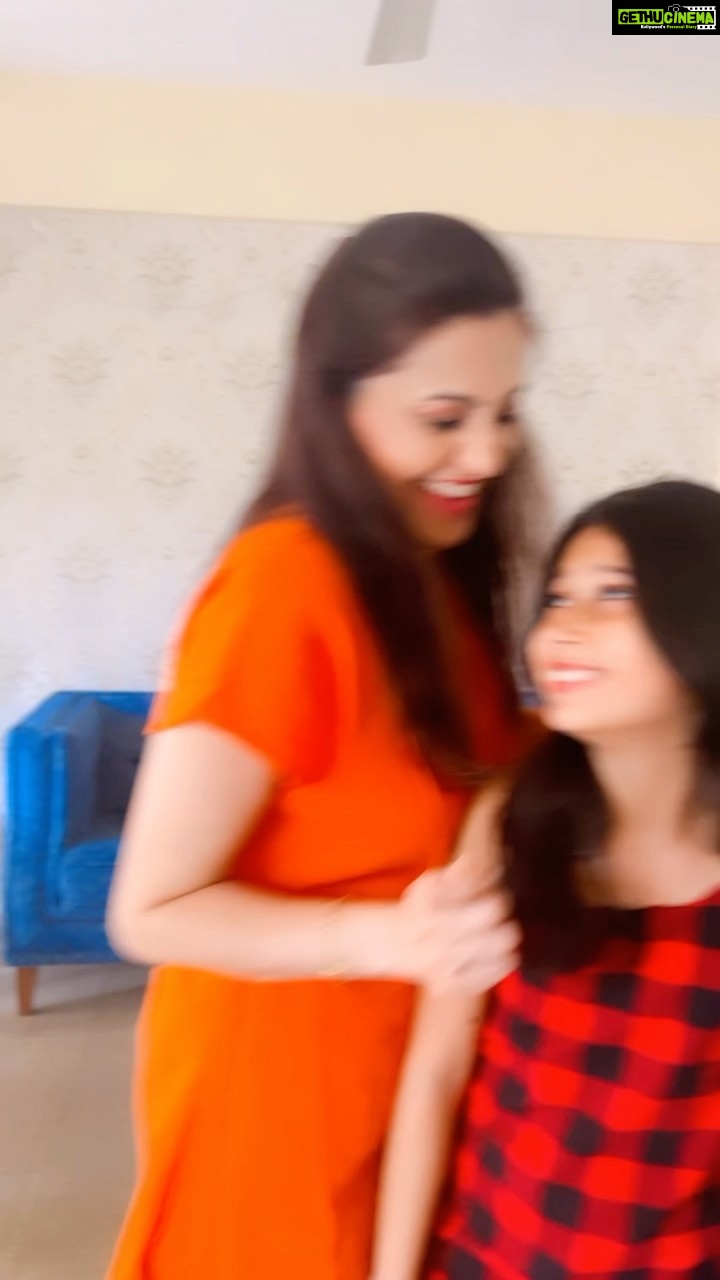 Smita Bansal Instagram - New makeup artist on the block #anaagha @makeupbyfarhan and @rohitmakeover you have competition. What do you have to say about anaagha’s makeup skills. Comment for appointments 😂😂 #trendingreels #mummasbabygirls #love #makeup #transitionreels #smitagha #funday