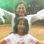 Smita Bansal Instagram - Holi 2023❤️ @ankushmohla #anaagha #missyoustasha #myholi2023 #festivalsofindia #festivalilove