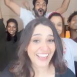 Smita Bansal Instagram - Trending songs with the team. @gaurav_.upadhyaya @prabhanshu6314 @imsushmasawant @nilofer.ss #inbetweenshots #makeuproomdiaries #teraboyfriendkonsa #trending #reelsinstagram