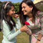 Smita Bansal Instagram - Making the right use of a holiday. Reels with #anaagha #happychildrensday . #mummasbabygirl #love #getaway #trendingreels #smitabansal