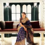Smita Bansal Instagram - Life is a series of tiny miracles. Notice them. #love #gratitude #instapic #smitabansal #neelamoberoi #bhagyalakshmi #wednesdaywisdom Pic credit - @munira_kudrati