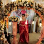 Smita Bansal Instagram - May this festival of lights, shine down upon you to inspire your dreams into reality. #happydiwali #diwali22 #festivaloflights #indianfestivals #smitabansal
