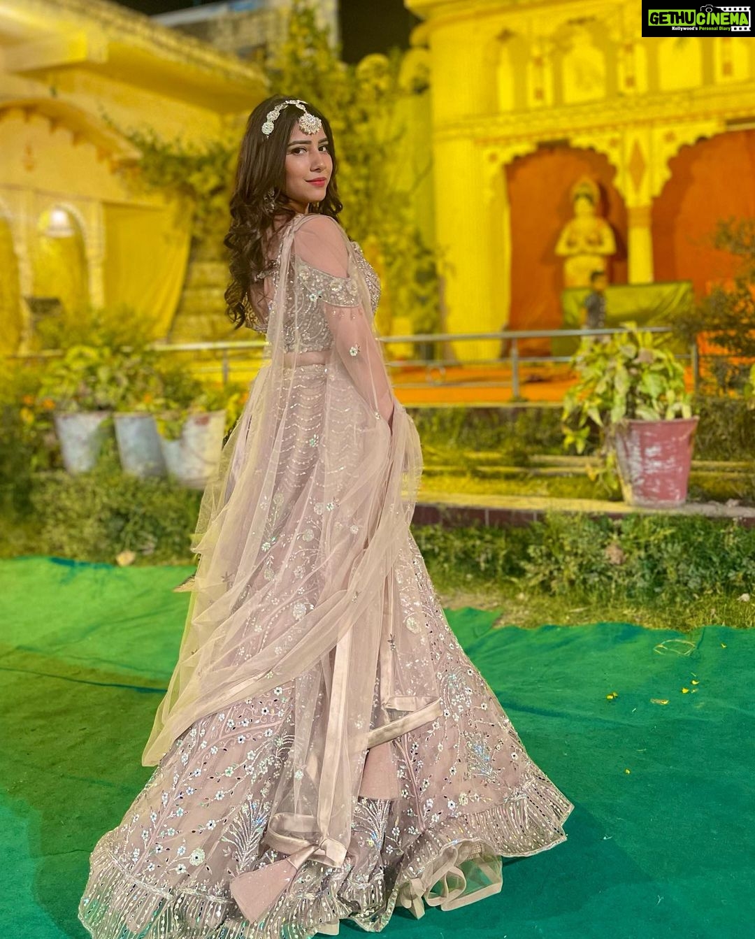 Sneha Bhawsar Instagram - Different flowers from the same garden🌸 Both outfit - @urbandulhaniya #weddingoutfits #lehenga #sister #sisterhood #sistergoals #traditionalwear #weddingdress #snehabhawsar #ghumhaikisikeypyaarmeiin #ghkpm #karishma #shadiseason #wedding #weddingseason #bridesmaids