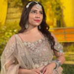 Sneha Bhawsar Instagram - Shine is my favorite color✨. outfit - @urbandulhaniya #weddingoutfits #lehenga #traditionalwear #weddingdress #snehabhawsar #ghumhaikisikeypyaarmeiin #ghkpm #karishma #shadiseason #wedding #weddingseason #bridesmaids