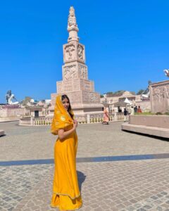 Sneha Bhawsar Instagram - TEMPLES ARE AN EXPRESSION OF
GOD'S LOVE❤️

 

#jayshreemahakal #ujjain #mahakalujjain #ujjainmahakaal #snehabhawsar #madhyapradesh #temple