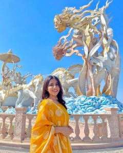 Sneha Bhawsar Instagram - TEMPLES ARE AN EXPRESSION OF
GOD'S LOVE❤️

 

#jayshreemahakal #ujjain #mahakalujjain #ujjainmahakaal #snehabhawsar #madhyapradesh #temple