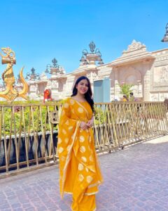 Sneha Bhawsar Instagram - TEMPLES ARE AN EXPRESSION OF
GOD'S LOVE❤️

 

#jayshreemahakal #ujjain #mahakalujjain #ujjainmahakaal #snehabhawsar #madhyapradesh #temple