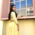 Sneha Bhawsar Instagram – Look at you, looking at me 💛
#snehabhawsar #karishma #ghumhaikisikeypyaarmeiin
#photography #photoshoot #classy #fashion #style #fashionista #loveyourself #starplus
#staysafe #quote #instaquote #actress