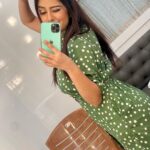 Sneha Bhawsar Instagram - Life imitates art. ☘️ #snehabhawsar #karishma #ghumhaikisikeypyaarmeiin #photoshoot #classy #fashion #style #fashionista #starplus #treditionallook #treditionalwear #actress