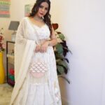 Sneha Bhawsar Instagram - I am in love with this clutch 👛❤️ from @thetanclanbags Stylist @rimadidthat Clutch @thetanclanbags Lehenga @siris_designer_studio Jewellery @adwitiyacollection Outfit & Jewellery PR @mediatribein Shot by - @the_fortune_plus_studio MUA @jyotijainmakeovers #activewear #gymwear #treditional #treditionalwear #lehnga #clutch #weddingoutfit #snehabhawsar #karishma #ghumhaikisikeypyaarmeiin #classy #fashion #style #starplus #actress
