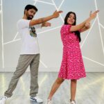 Sneha Bhawsar Instagram - Going with trends In frame @snehabhawsarofficial @rohitmandrulkar DC @rohitmandrulkar . . . #reels #telgu #tamildance #viralreels #trendingreels #viraldance #trendingdances #fyp #reelinstagram #instagram #rohitmandrulkar